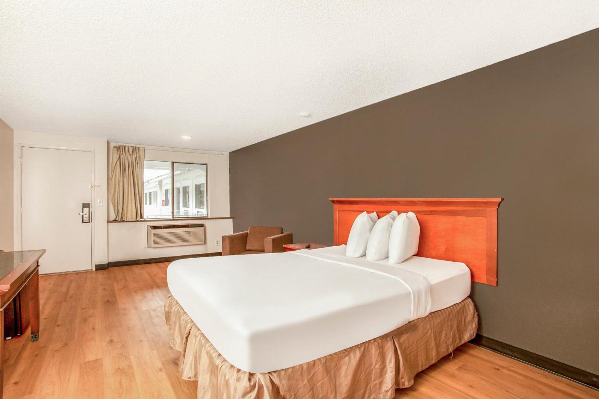 Oyo Hotel Сентрейлия Экстерьер фото